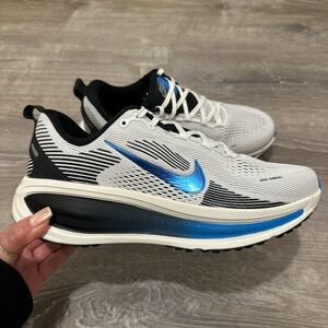 Nike White and Blue Athletic Sneakers